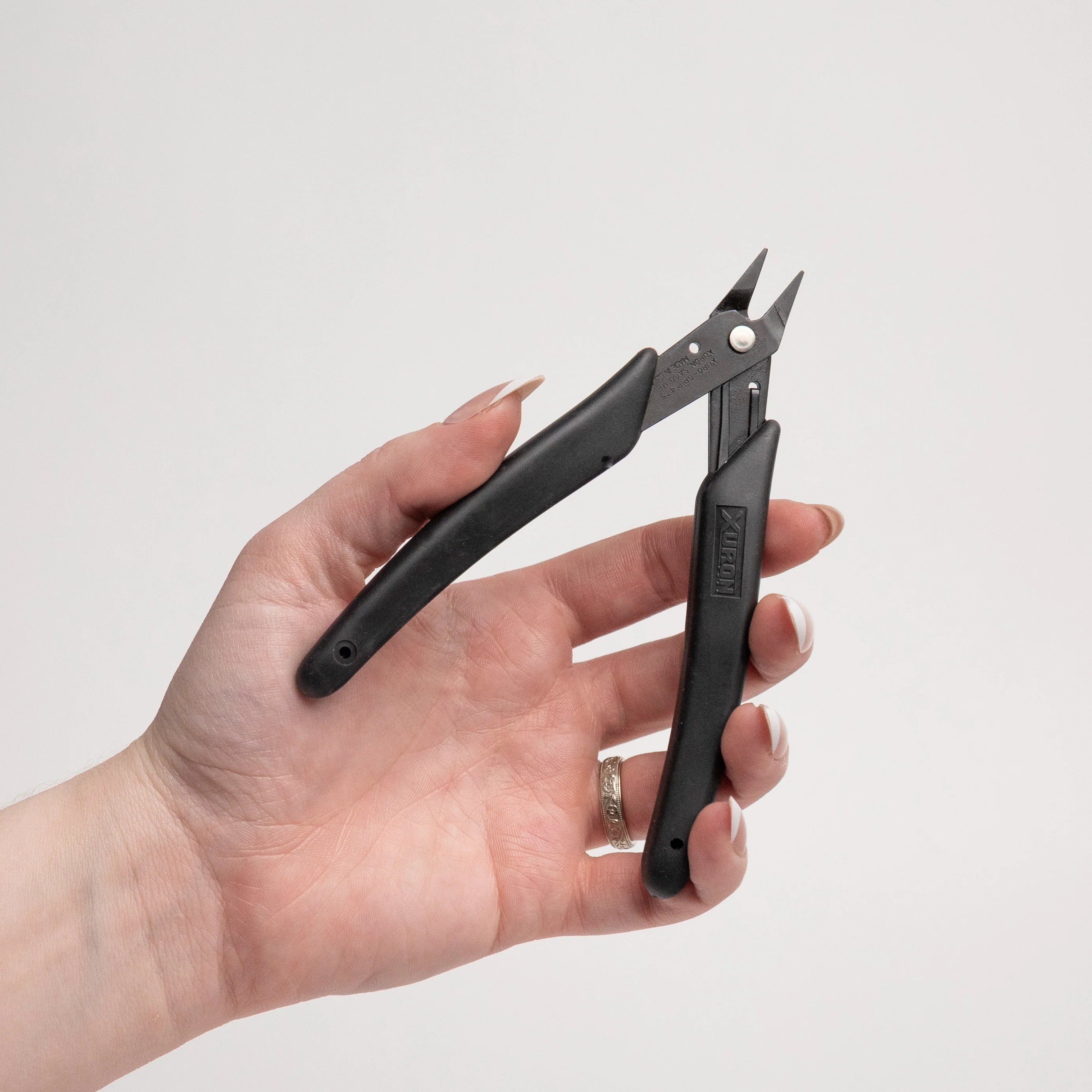 Precision Plier for Permanent Jewelry - Image 9